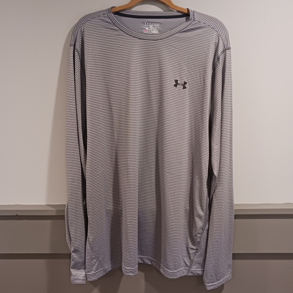 Under Armour Heat Gear Top - Size 2XL